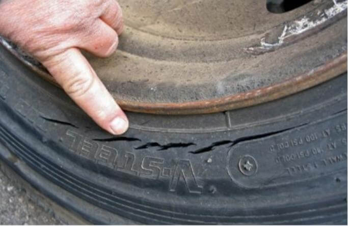 Nhận biết lốp ô tô cần được bảo dưỡng