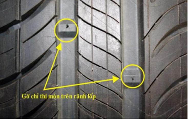 Xe ô tô chạy bao nhiêu km thì thay lốp - Gờ chỉ mòn xuất hiện báo hiệu