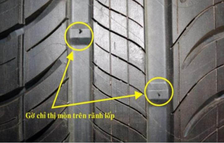 Khi nào cần thay lốp xe ô tô - Gờ chỉ thị mòn trên rãnh lốp